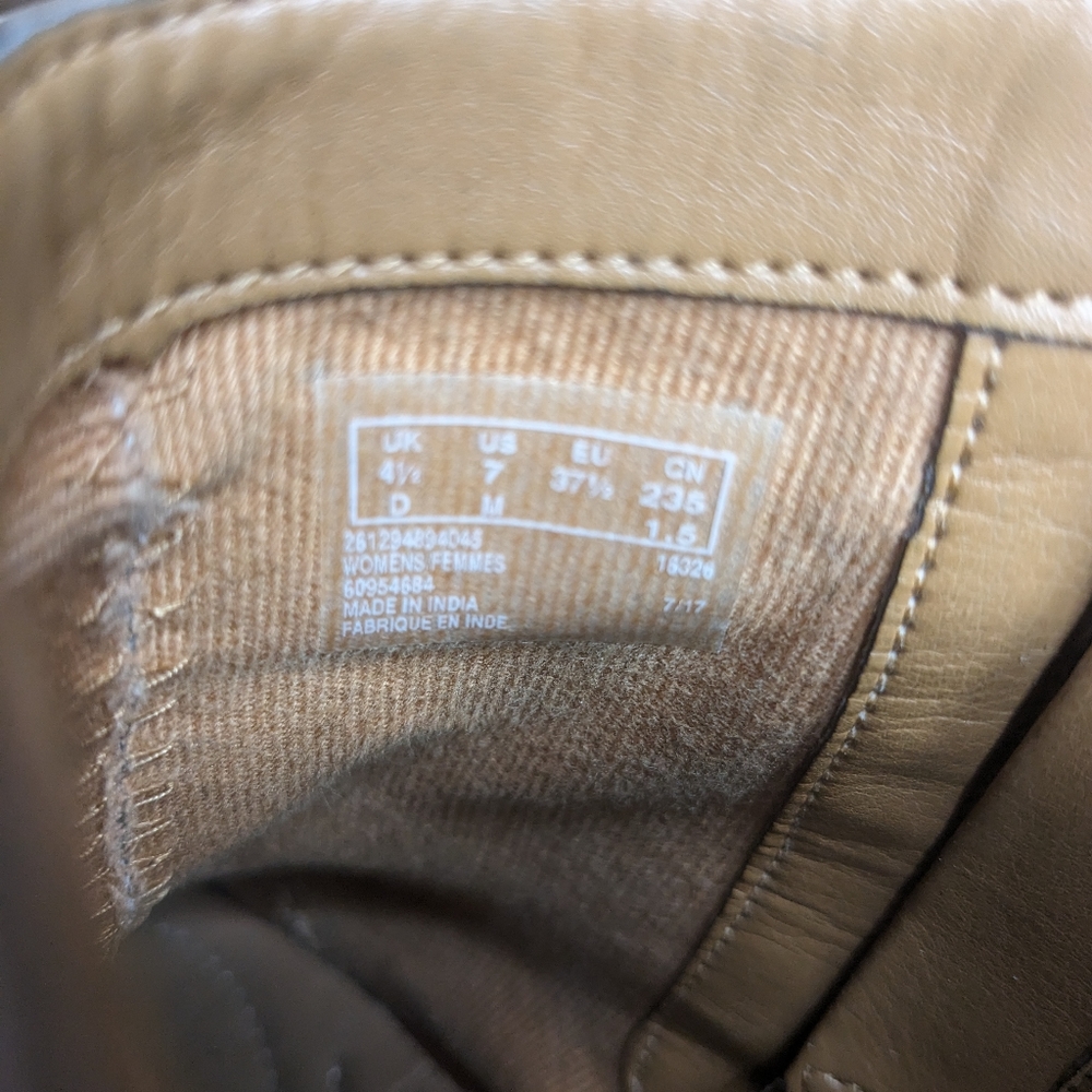 Clarks - Picture 4 of 5